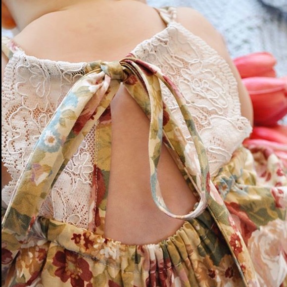 Handmade Floral & Lace Baby Romper - Picture 3 of 3